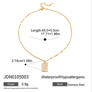Spécifications techniques du collier avec pendentif rectangulaire en or 18 carats