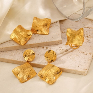 French Vintage Hammered Textured Stainless Steel Jewelry Set Irregular Geometric Square Earrings And Ring For Women Retro