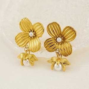 Orecchini Pendenti A Fiore Acciaio Inossidabile Placcato Oro 18K Con Perla Artificial Bianca Design Floreale Vintage Elegante