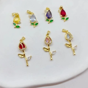 Pendente tulipano con zirconi colorati e placcatura in oro in cinque colori vivaci