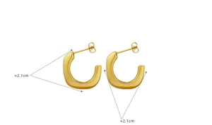 Dimensions détaillées des boucles d'oreilles géométriques en C dorées 2,1cm carré