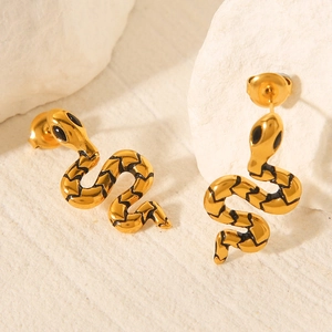 Moderne 18k vergoldete Edelstahl Schlangen-Ohrstecker mit schwarzen Augendetails