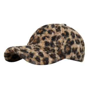 Women's leopard print plush baseball cap for winter street style fashion