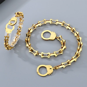 18K gold plated titanium steel necklace and bracelet set with handcuff link design