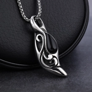 Nordic teardrop gemstone pendant in stainless steel with elegant black onyx and box chain