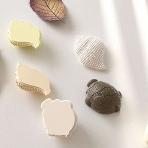 Mini sea shell resin silicone molds for DIY keychains and marine themed pendants