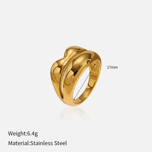 Detail of gold lip-shaped stainless steel ring with 17mm diameter and 6.4g weight