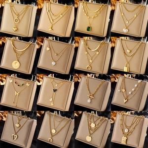 Mehrlagige Halskette Edelstahl 18K Vergoldet Herz Schmetterling Münzanhänger Eleganter Retro Stil Für Damen