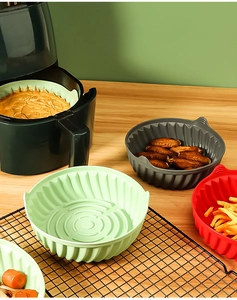 Vista dettagliata dei tappetini colorati in silicone resistenti al calore per friggitrice