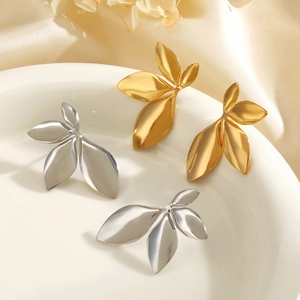 Vintage leaf-shaped stainless steel earrings set in gold and silver finishes