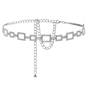 Elegante catena da vita in argento con strass rettangolari e chiusura regolabile