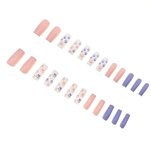 Unghie lunghe a ballerina con stampa di zampette di gatto macaron rosa e viola