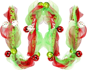 Detail of 2.7m red and green Christmas mesh garland with colorful polka dot ornaments