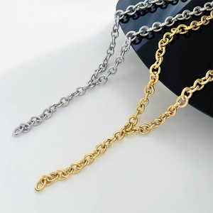 Set di collane a catena grossa in metallo minimalista con finiture oro e argento