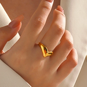 Minimalist Stainless Steel V-Shaped Open Ring For Women Adjustable Glossy Geometric Finger Ring Fashion Western Jewelry
