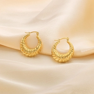 Minimalist 18K gold plated titanium steel oval hoop earrings with croissant texture style