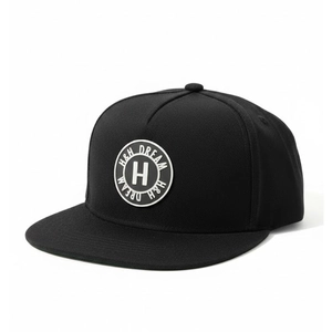 Streetwear black snapback hat with embroidered H logo and flat brim for men and women