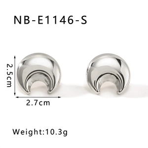 Silver crescent moon earrings size 2.5cm by 2.7cm and weight details for the model NB-E1146-S