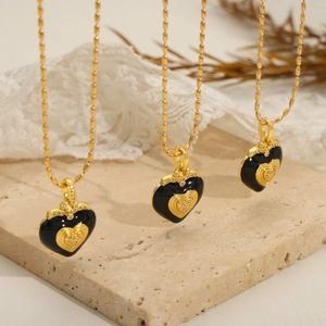 Vintage Titanium Steel Heart Pendant Necklace Women Black Enamel Rhinestone Gold Plated Stainless Steel Jewelry Gift