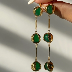 Elegant 18k gold plated titanium steel drop earrings with three green round chalcedony stones