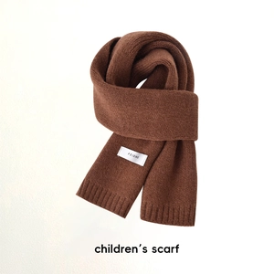 Écharpe en tricot marron pour enfants en matériau doux et chaud pour protéger du vent