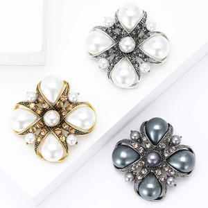 Vintage Baroque Floral Brooch Pin Alloy With Faux Artificial Pearls And Rhinestones For Women Fashion Accessory