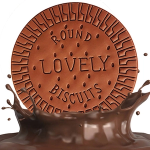 Dettaglio di un biscotto al cioccolato che cade nel liquido con effetto dinamico
