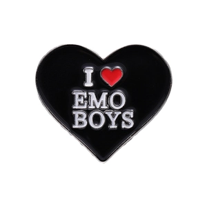 Épingle de cœur en émail noir avec texte I Love Emo Boys et bords en métal poli argent