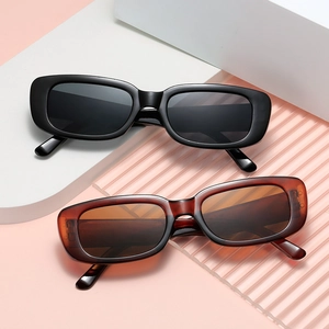 Retro small square frame sunglasses in black and tortoiseshell for men and women