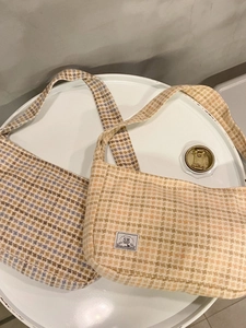 Women Underarm Shoulder Bag Woolen Tweed Plaid Large Capacity Retro Elegant Korean Chic Fashion Baguette Bag Zippered