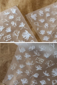 Détails macro d'autocollants pour ongles fleurs de magnolia blanc en relief, modèle MN-171F