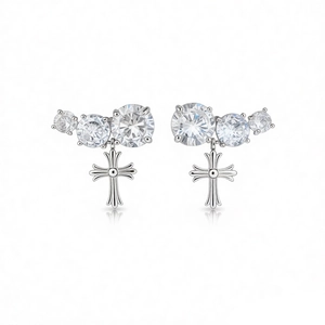 Silberne Kreuzohrringe für Damen mit funkelnden Zirkonia und einem Vintage-Charm