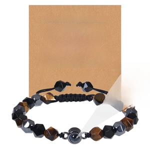 Bracelet œil de tigre avec pierre de projection Je t'aime en 100 langues et carte