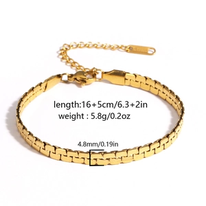 Détail montrant la largeur de 4,8mm et la longueur 16+5cm du bracelet doré en acier