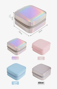 Detail showing portable jewelry box dimensions 10x10x5cm with PU leather and zipper