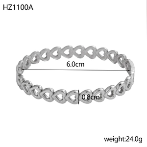 Detailed view of silver heart link bracelet with dimensions 6.0cm and weight 24.0g