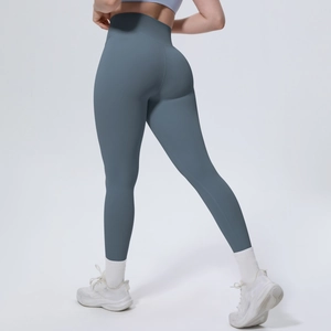 Detailansicht der graublauen High-Waist-Leggings mit nahtlosem Butt-Lift-Effekt