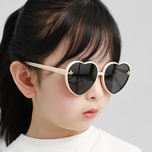Kids Heart Shaped Sunglasses Cute Glitter Frame Fashion Eyewear With Metal Bee Decor For Girls Outdoor Travel