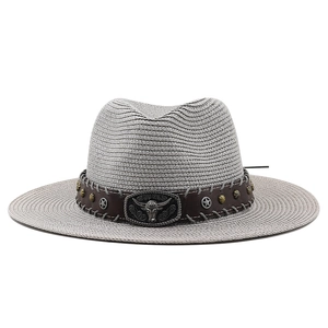 Retro western cowboy straw hat in light grey with leather band and bull head buckle