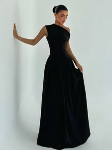 Elegant black one-shoulder evening gown with a slim fit and flowing floor-length A-line skirt