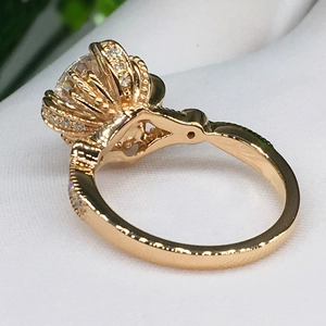Elegant gold-plated flower ring with large round zircon in crown setting for women