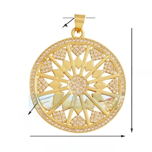 Vue détaillée des dimensions d'un pendentif soleil de 30mm avec des zircons blancs