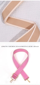 Detail eines verstellbaren gewebten Taschengurt mit Goldschnallen in Beige und Rosa