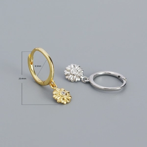 925 silver daisy dangle earrings with zircon centers in gold and silver finish