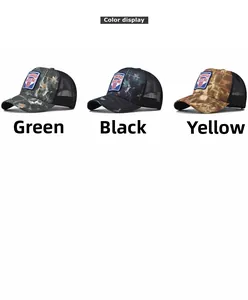 Confronto a tre colori di cappellini da baseball ricamati in verde, nero e marrone mimetico