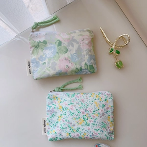 Détails des porte-monnaie en coton à fleurs avec fermeture éclair et dragonne tressée