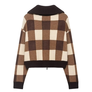 Veste bomber en maille pour femme avec motif à carreaux marron et beige, vue de l'arrière