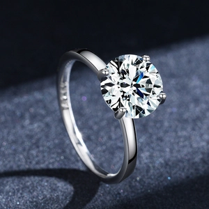 Classic S925 sterling silver four-claw 3-carat zircon ring with brilliant sparkle