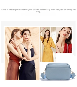 Dettaglio della borsa a tracolla in pelle azzurra con cinturino largo e hardware oro
