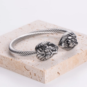 Men's punk style 304 stainless steel twisted wire cuff bracelet with double lion heads